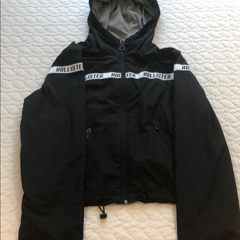 barely worn hollister windbreaker